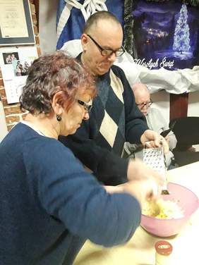 Pokaż zdjęcie: „Warsztaty gospodarstwa domowego” w Towarzystwie Osób Niesłyszących „TON” z Poznania