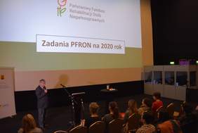Pokaż zdjęcie: Wystąpienie dyrektora Oddziału Śląskiego PFRON Jana Wrońskiego