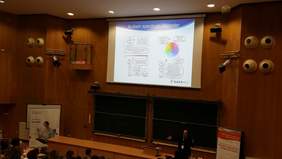 Pokaż zdjęcie: Wystąpienie Tima Bavintona, prelegenta z Australii