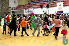 Pokaż zdjęcie: Integracyjny bal  „Radość Wasza - Radość Nasza” w Nowym Sączu