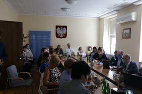 Pokaż zdjęcie: Debata w Pomorskim Urzędzie Wojewódzkim z udziałem Ministra Pawła Wdówika.