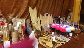 Pokaż zdjęcie: Prace osób niepełnosprawnych przekazane na Bal Charytatywny