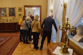 Pokaż zdjęcie: Ekspozycja w Muzeum Narodowym Rolnictwa i Przemysłu Rolno-Spożywczego w Szreniawie dla osób z wadą wzroku