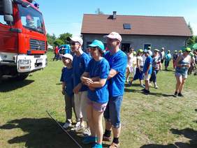 Pokaż zdjęcie: Uczestnicy „XV Jubileuszowego Pikniku w Radości”