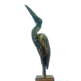 Pokaż zdjęcie: Pamiątkowa statuetka „Żurawia” wykonana przez uczniów szkoły 