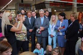 Pokaż zdjęcie: Oficjalne otwarcie spotkania z małopolskimi artystami