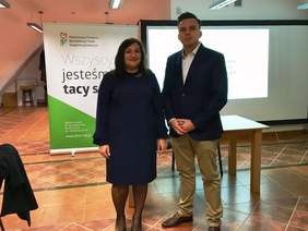 Pokaż zdjęcie: Dyrektor PUP w Malborku p. Joanna Reszka, Pracownik Oddziału Pomorskiego PFRON p. Mariusz Justyna