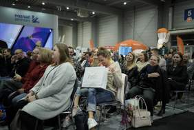 Pokaż zdjęcie: Zwycięzcy konkursów przeprowadzonych w ramach X edycji Festiwalu Podróżniczego Śladami Marzeń zostali nagrodzeni upominkami z logo PFRON