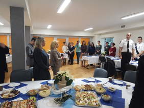 Pokaż zdjęcie: Życzenia świąteczne składa Prezes Zarządu Renata Mędrzak-Madusiok