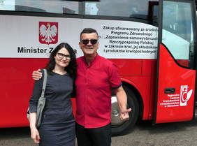 Pokaż zdjęcie: Prezes Dorota Habich i Janusz Bukowski ze Stowarzyszenia Dać siebie innym