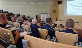 Pokaż zdjęcie: uczestnicy konferencji