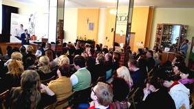 Pokaż zdjęcie: Wystąpienie Jarosława Wypyszyńskiego z Wielkopolskiego Ośrodka Ekonomii Społecznej