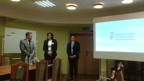 Pokaż zdjęcie: Najważniejsze zagadnienia dot. dofinansowania do wynagrodzeń pracowników niepełnosprawnych i refundacji składek na ubezpieczenia społeczne przedstawia pan Łukasz Żmuda - dyrektor Oddziału Opolskiego Państwowego Funduszu Rehabilitacji Osób Niepe