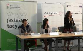 Łukasz Pisarski, Agnieszka Suszko oraz dr hab. Dobroniega Trawkowska – moderatorzy prelekcji