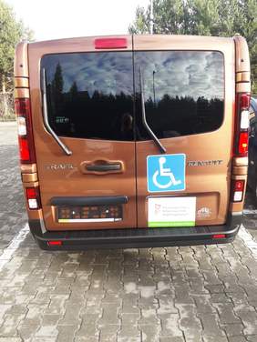 Pokaż zdjęcie: Tył busa