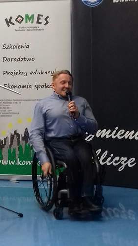 Pokaż zdjęcie: Przemawia pan Arkadiusz Skrzypiński - paraolimpijczyk z Rio