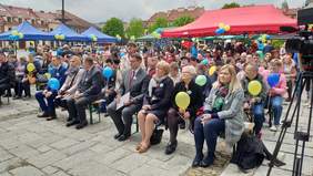 Pokaż zdjęcie: Uczestnicy obchodów Dnia Godności w Myślenicach