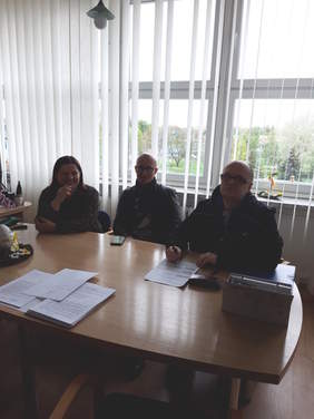 Przedstawiciele Rzeszowskiego Stowarzyszenia Na Rzecz Dzieci Niepełnosprawnych i Autystycznych SOLIS RADIUS 