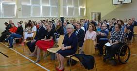 Pokaż zdjęcie: Uczestnicy konferencji Konferencja „Niepełnosprawny w świecie  pracy – łamiemy bariery dla niepodległej” 