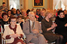 Pokaż zdjęcie: Uczestnicy uroczystości