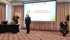 Pokaż zdjęcie: Powitanie przez dyrektora oddziału