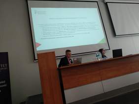 Pokaż zdjęcie: Dyrektor Oddziału PFRON, w szerokim zakresie, omówiła program „Absolwent” 