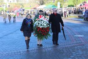 Pokaż zdjęcie: Anna Sztal  i Ryszard Dados pracownicy Oddziału, Jerzy Dębski Dyrektor Oddziału Lubelskiego PFRON