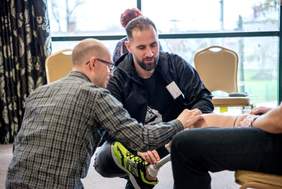 Pokaż zdjęcie: Uczestnicy obozu WalkCamp II podczas ćwiczeń (Fot. Paulina Krzyżak)