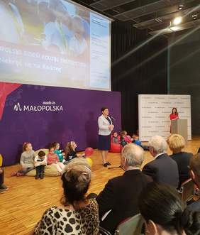 Pokaż zdjęcie: Wicepremier Beata Szydło, Dzień Rodzin Zastępczych, Muzeum Lotnictwa Polskiego w Krakowie