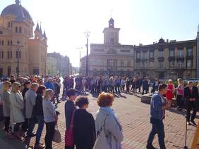 Pokaż zdjęcie: uczestnicy akcji Schizofrenia- Otwórzcie Drzwi