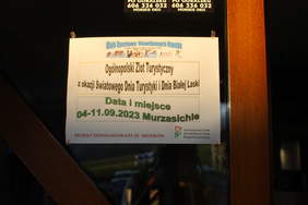 Pokaż zdjęcie: Światowy Dzień Turystyki i Dzień Białej Laski w Murzasichle 