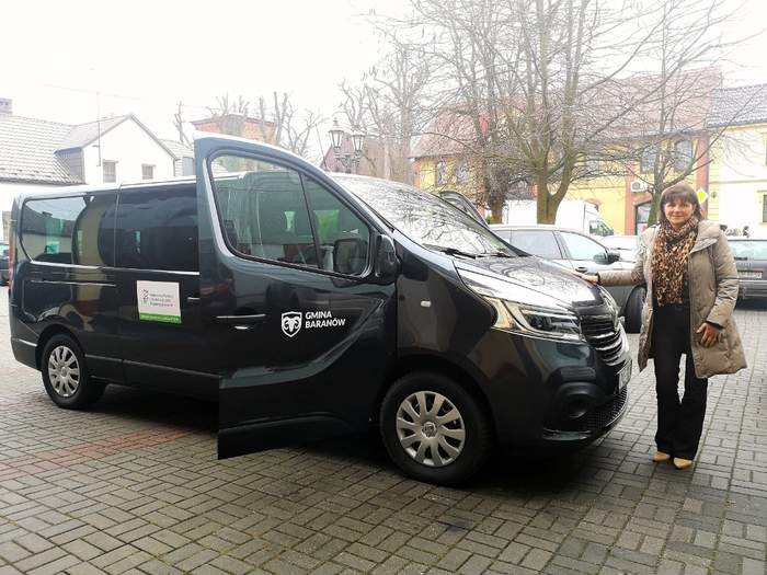 Pokaż zdjęcie: Bus z dofinansowaniem ze środków PFRON dla osób z niepełnosprawnością zamieszkujących Gminę Baranów