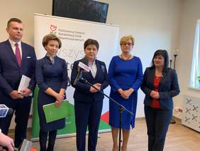 Pokaż zdjęcie: Brefing prasowy