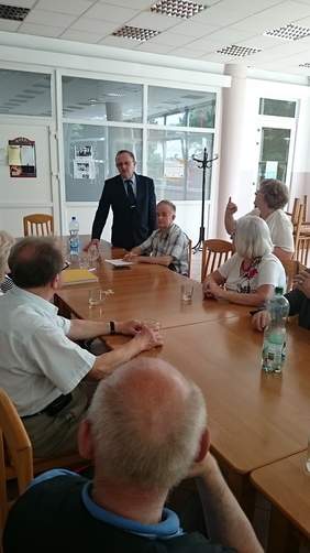 Pokaż zdjęcie: Dyrektor Oddziału Świętokrzyskiego PFRON pan Andrzej Michalski podczas Świętokrzyskiego Konwentu Osób Niepełnosprawnych i Pacjentów