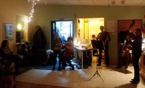 Pokaż zdjęcie: Kolędowanie w „Domu Nadziei” 