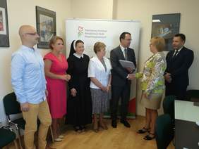 Pokaż zdjęcie: Podpisanie umowy z Powiatem Krakowskim