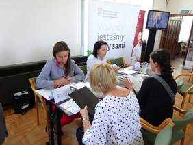 Pokaż zdjęcie: Stoisko PFRON podczas Targów Pracy w Poznaniu