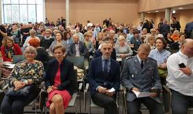 Pokaż zdjęcie: Uczestnicy konferencji pt. „Społeczne dylematy współczesnego seniora”