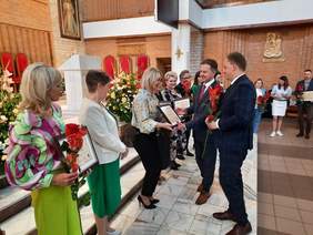 Pokaż zdjęcie: Wręczenie tytułów "Człowieka o godnym sercu"