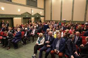 Pokaż zdjęcie: Zaproszeni na konferencje goście