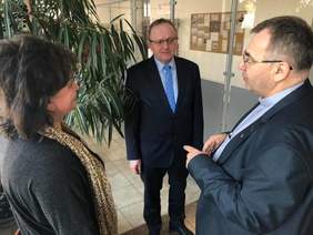 Pokaż zdjęcie: rozmowy w kuluarach fot. Echo Dnia