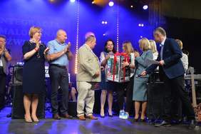 Pokaż zdjęcie: Finał 11. Festiwalu Piosenki „Integracja malowana dźwiękiem” 