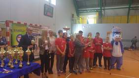 Pokaż zdjęcie: Wręczenie medali i pucharów