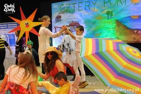 Pokaż zdjęcie: Uczestnicy XV Międzynarodowego Dnia Osób Niepełnosprawnych w Koninie