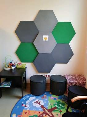 Pokaż zdjęcie: Sala, w której odbywają się zajęcia dedykowane uczniom z autyzmemw 