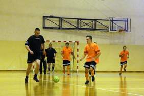 Pokaż zdjęcie: Rywalizacja na boisku podczas SOKÓŁ CUP 2017 FOT. M. Mąkosa Radio Kielce