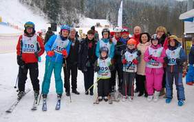 Pokaż zdjęcie: Organizatorzy i zawodnicy VI Mamoriału Marii Kaczyńskiej