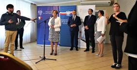 Konferencja prasowa z udziałem Wiceministra w MRPiPS - Marcinem Zielenieckim, Wojewody Kuj-Pom. - Mikołajem Bogdanowiczem, Dyr. K-P Oddziału PFRON - Aleksandrą Gierej oraz z Kierownikiem Del. Kuj-Pom. Oddziału Wojew. NFZ - Gabrielą Kaźmierską