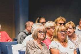 Pokaż zdjęcie: Goście na widowni