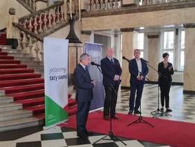 Pokaż zdjęcie: Briefing prasowy w Śląskim Urzędzie Wojewódzkim